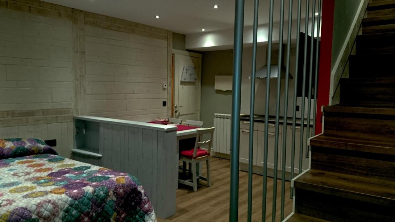 Apartamentos El Rincon De Andrea II Biescas  Buitenkant foto