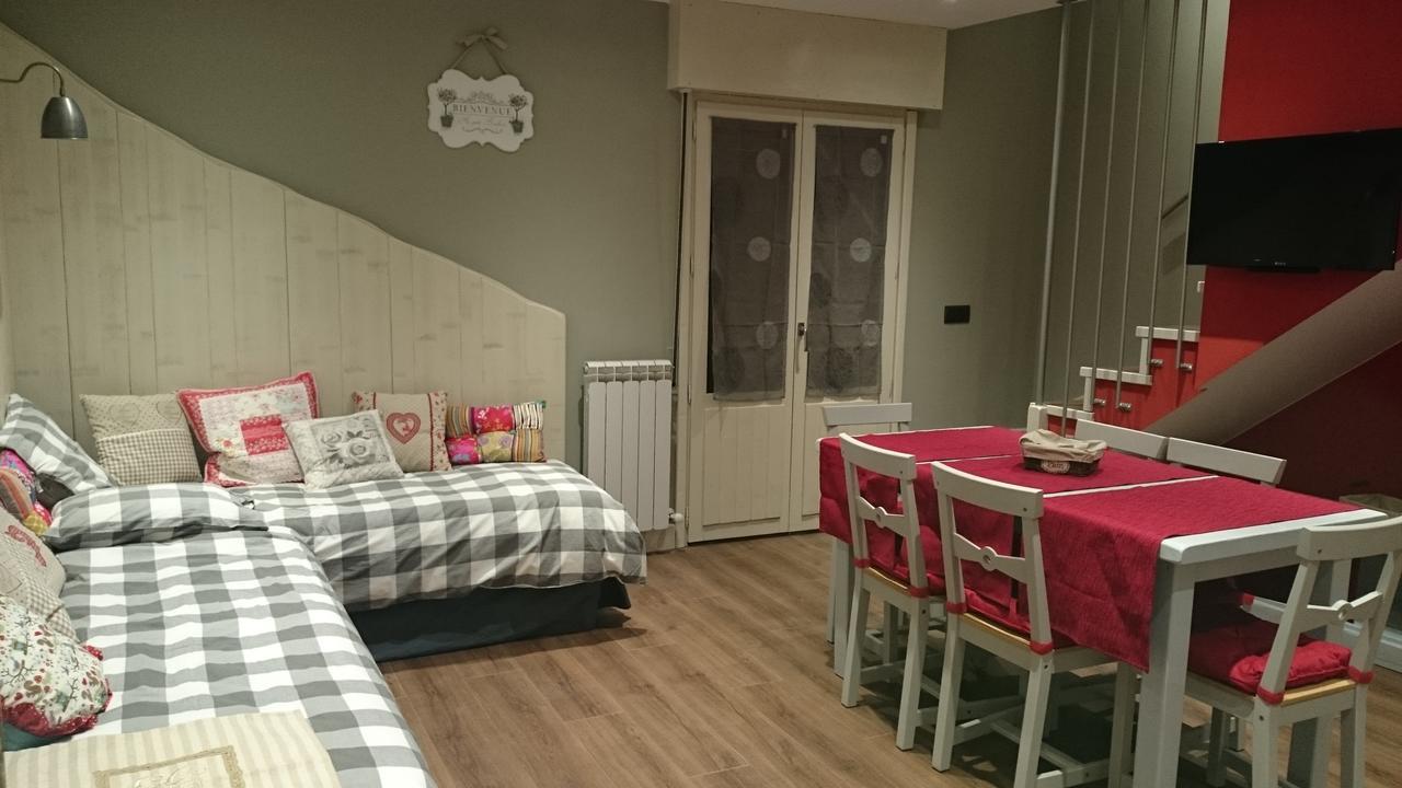 Apartamentos El Rincon De Andrea II Biescas  Buitenkant foto