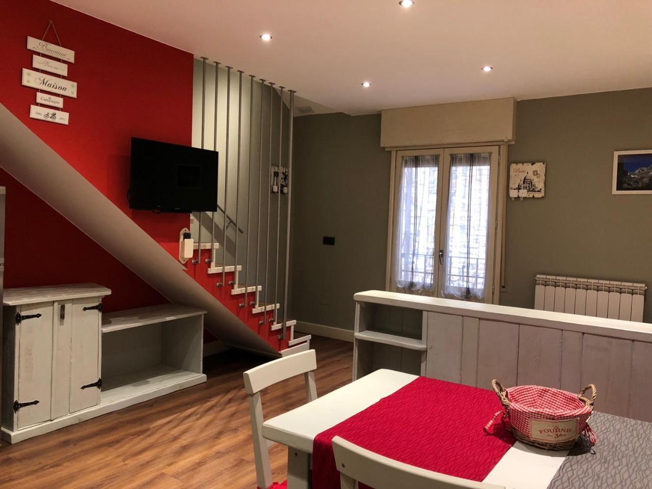 Apartamentos El Rincon De Andrea II Biescas  Buitenkant foto