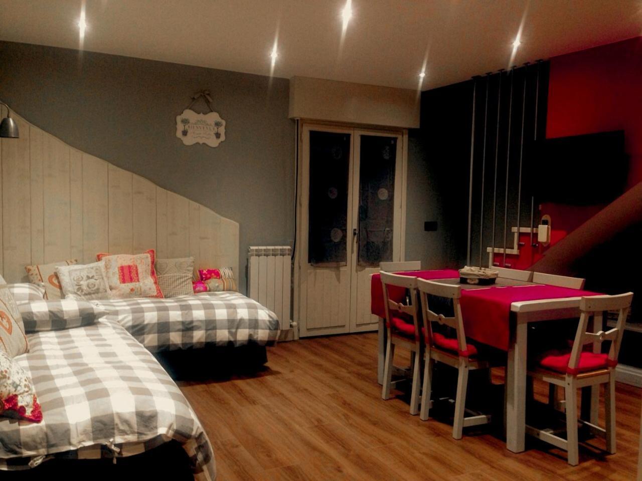 Apartamentos El Rincon De Andrea II Biescas  Buitenkant foto
