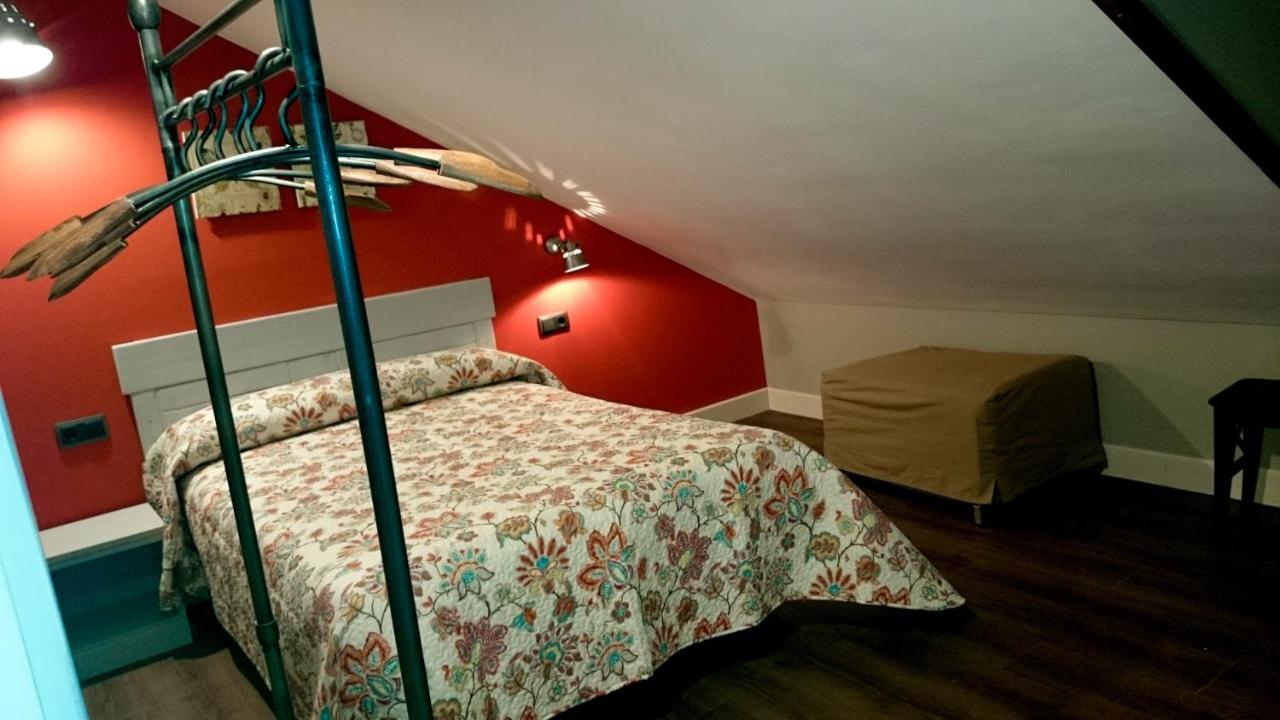 Apartamentos El Rincon De Andrea II Biescas  Buitenkant foto